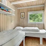 Lovely In With Sauna Hébergement de vacances *